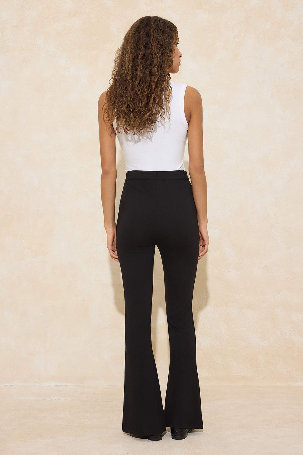 Siyah Flare/Ispanyol Paca Dugmeli Normal Bel Uzun Interlok Orme Pantolon TWOSS26PL00005 - Trendyolmilla фото 4