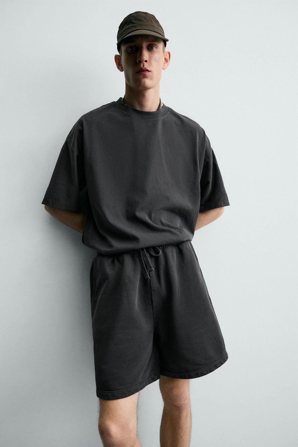 CAMISETA B?SICA LAVADA / Antracita oscuro - Zara фото 6