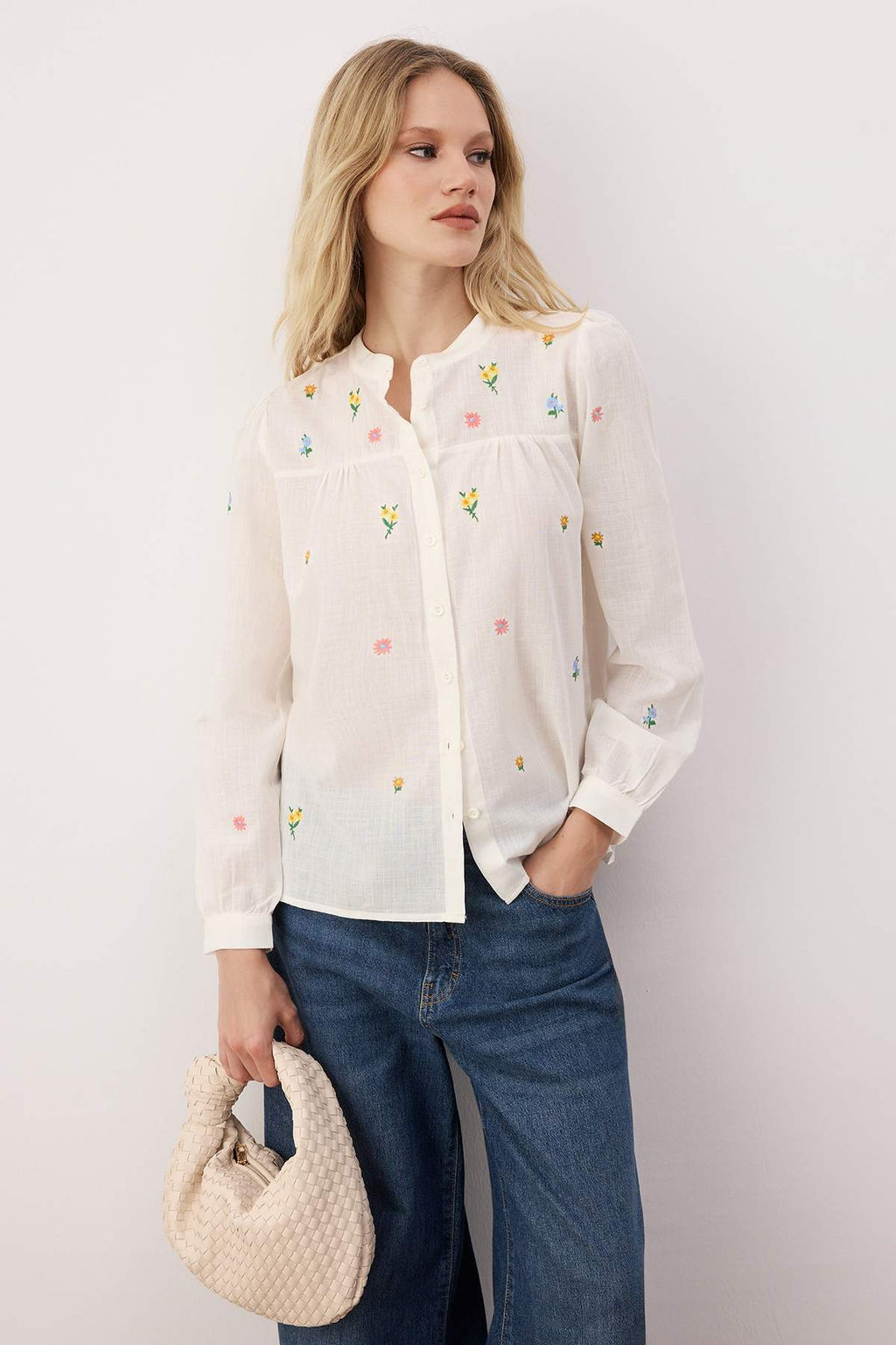 Ekru Cicek Nak?sl? Oversize Dokuma Gomlek TWOSS23GO00152