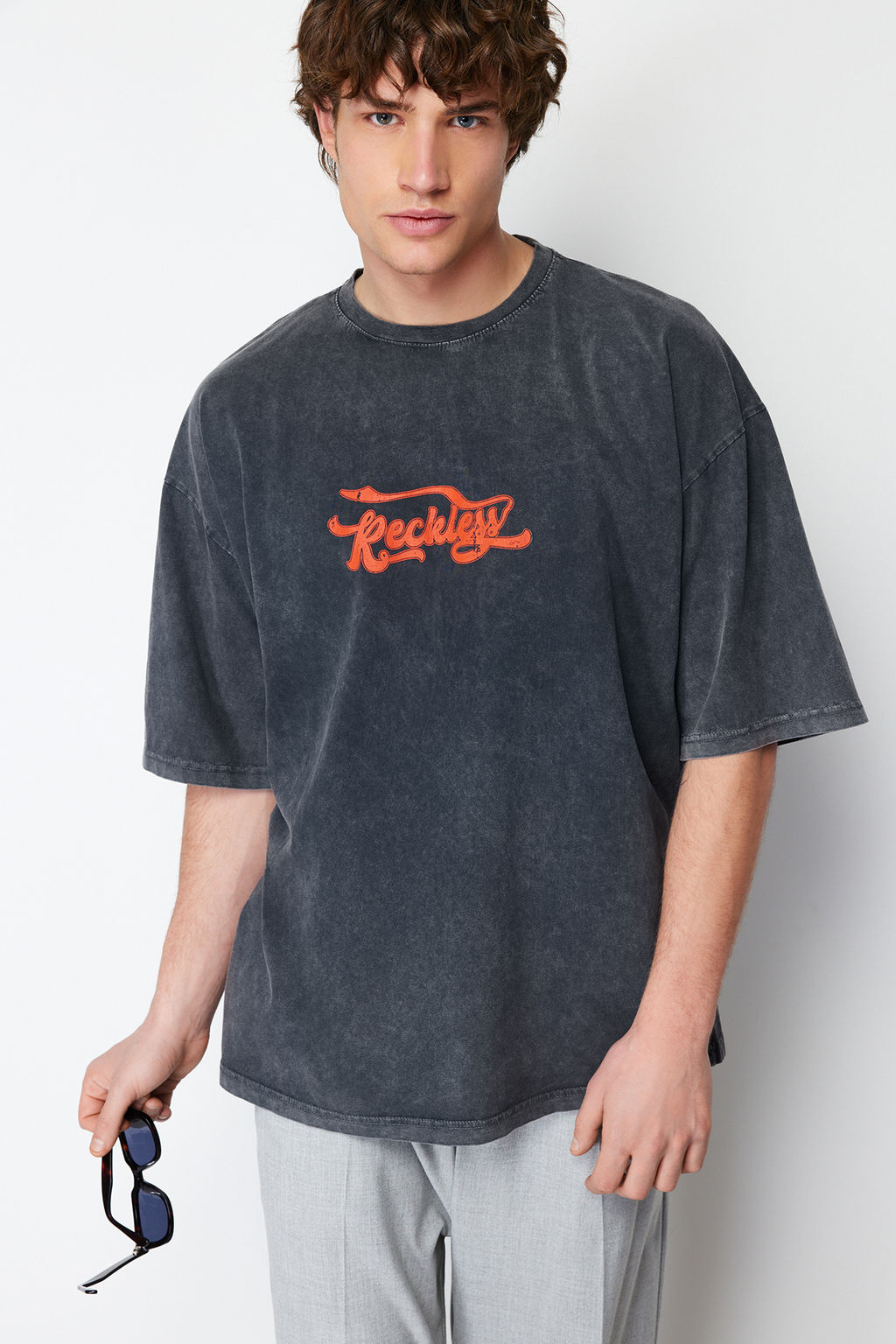 TRENDYOL MAN Indigo Oversize/Genis Kesim Eskitme Soluk Efektli %100 Pamuklu T-Shirt TMNSS24TS00120 - Trendyolmilla фото 4