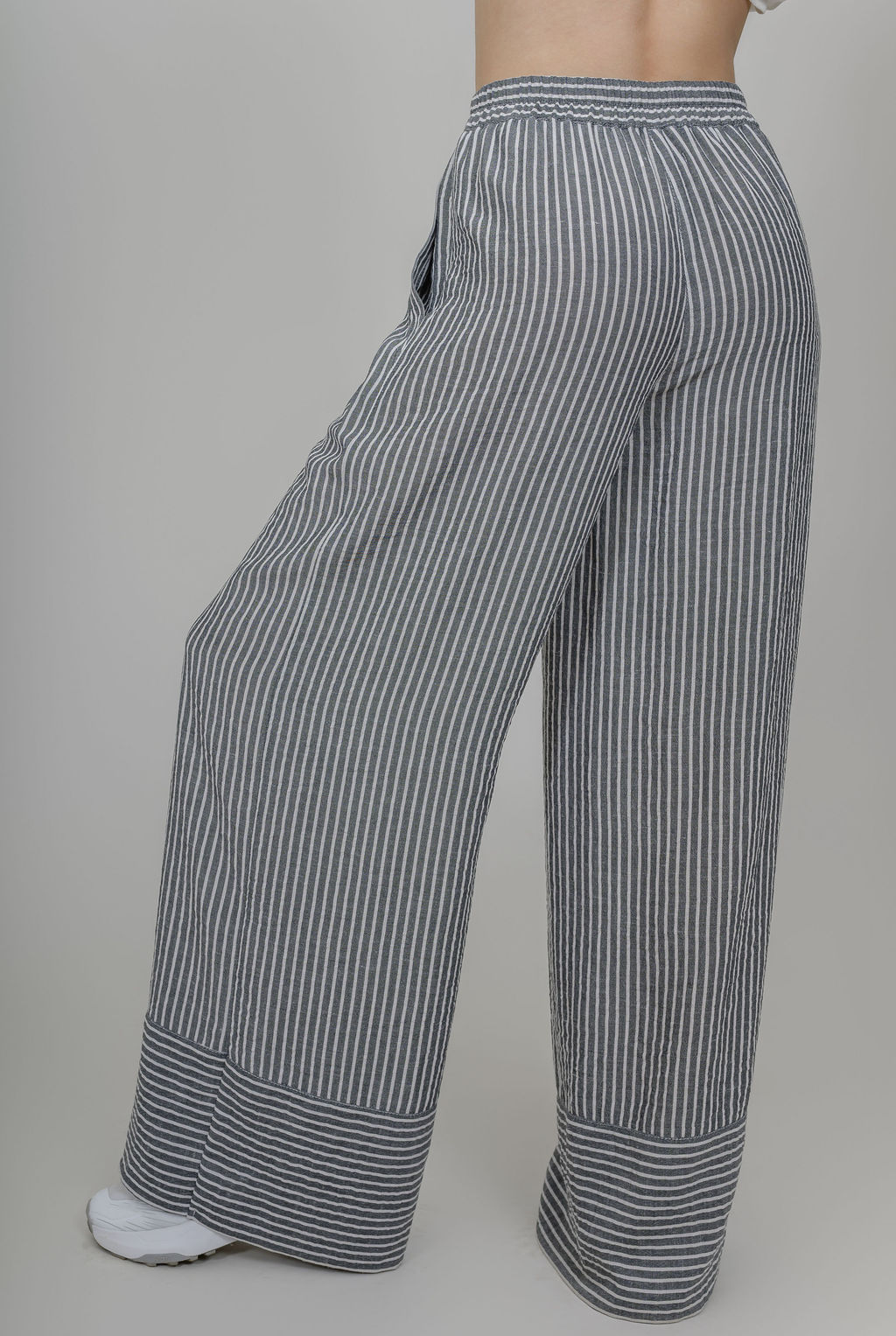 Брюки-палаццо из мягкой вискозы с эффектом крэш - Новый лен фото 3