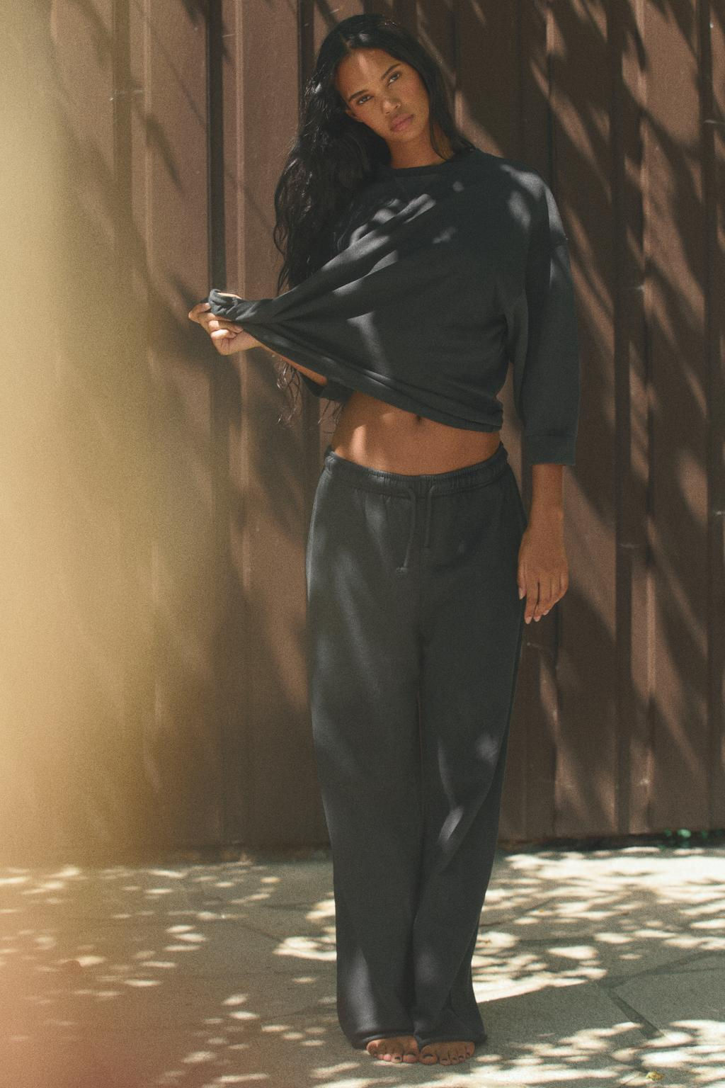 FADED-EFFECT PLUSH JOGGER TROUSERS - Zara фото 9
