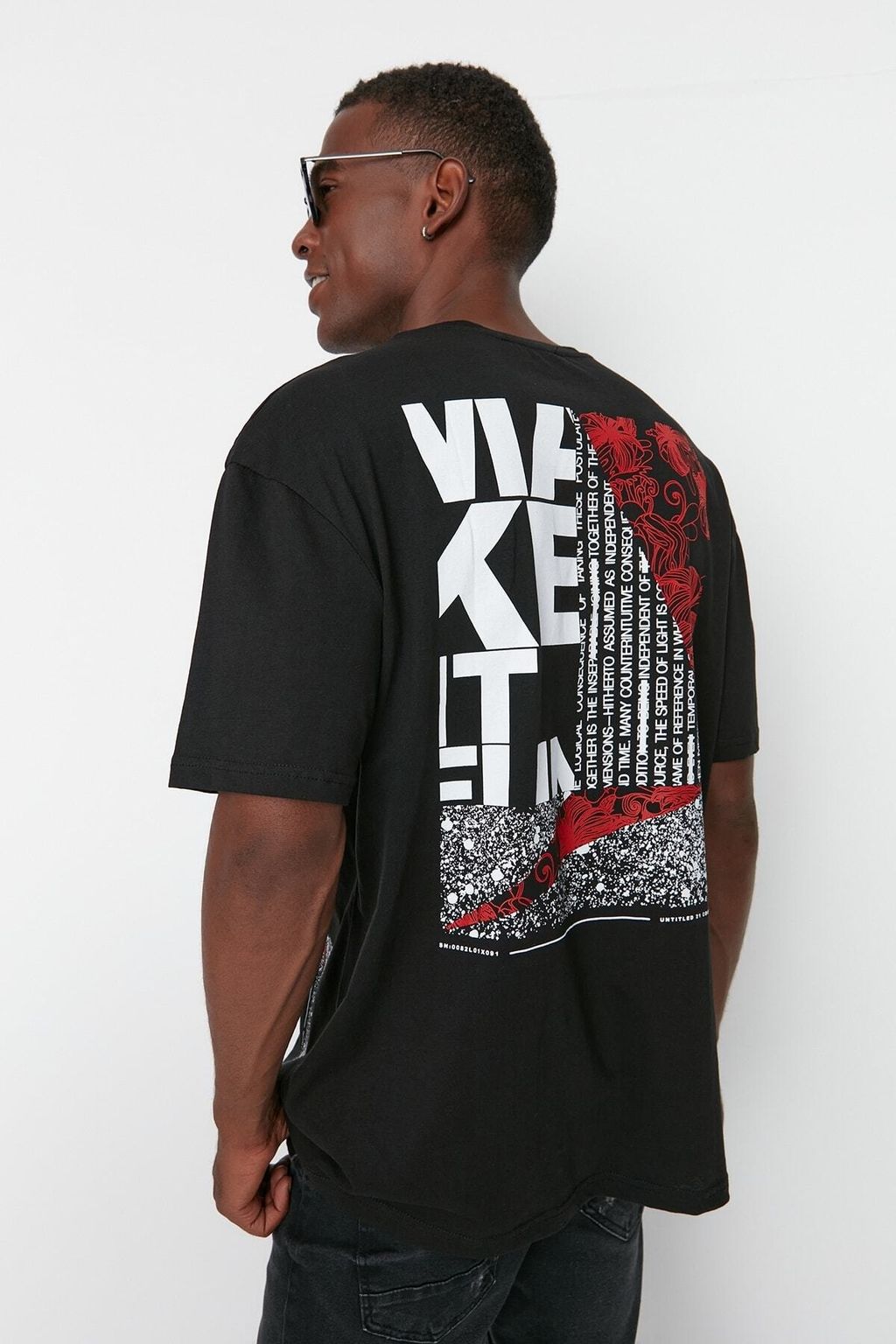 TRENDYOL MAN Siyah Oversize/Genis Kesim K?sa Kol Yaz? Bask?l? %100 Pamuklu T-Shirt TMNSS21TS1064 - Trendyolmilla фото 4