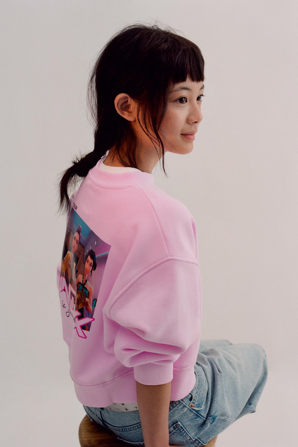 SUDADERA ESTAMPADA KPOP DEMON HUNTERS NETFLIX / Rosa - Zara фото 2