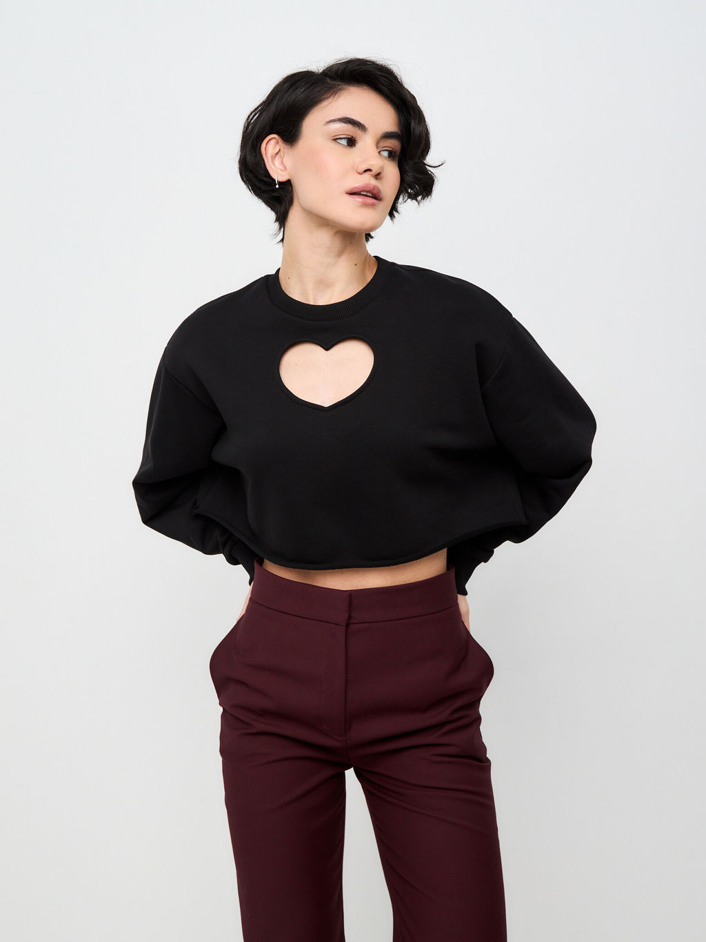 Оверсайз кроп-свитшот с вырезом сердце NEW - Fashion.love.story фото 2