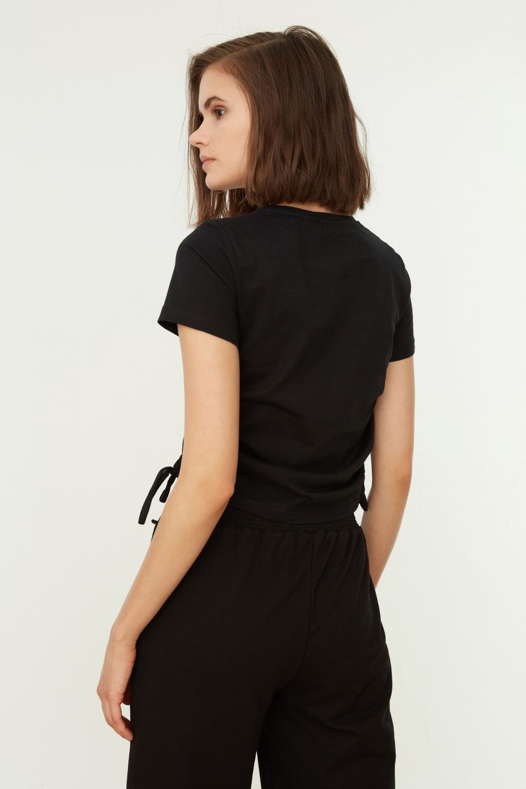 Siyah 100% Pamuk Buzgu Detayl? Basic Bisiklet Yaka Orme T-Shirt TWOSS21TS0131