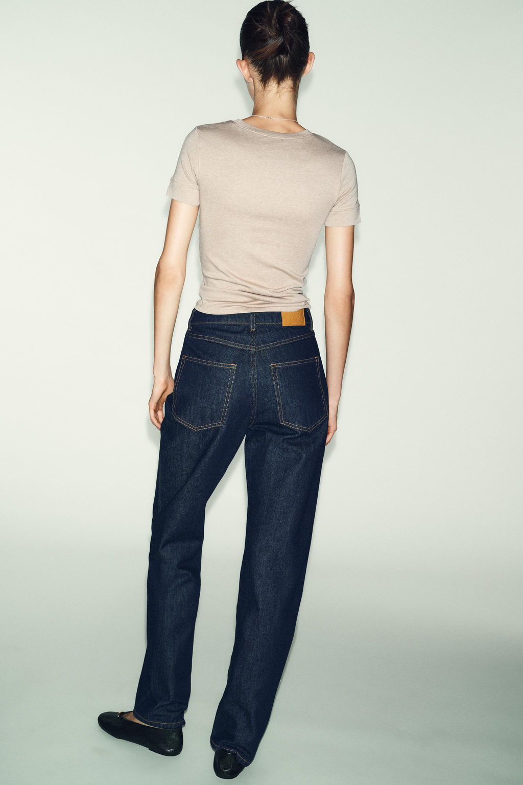 CAMISETA MINIMAL MANGA CORTA / Beige vigor? - Zara фото 5