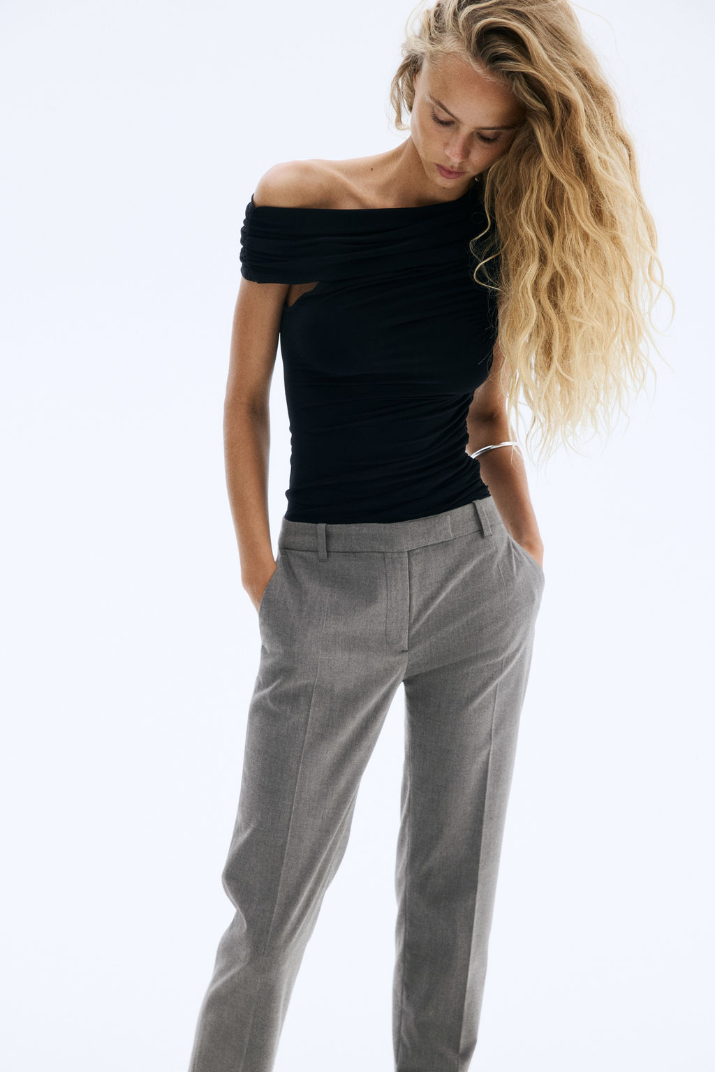 Slim slit-hem trousers - H&m фото 3