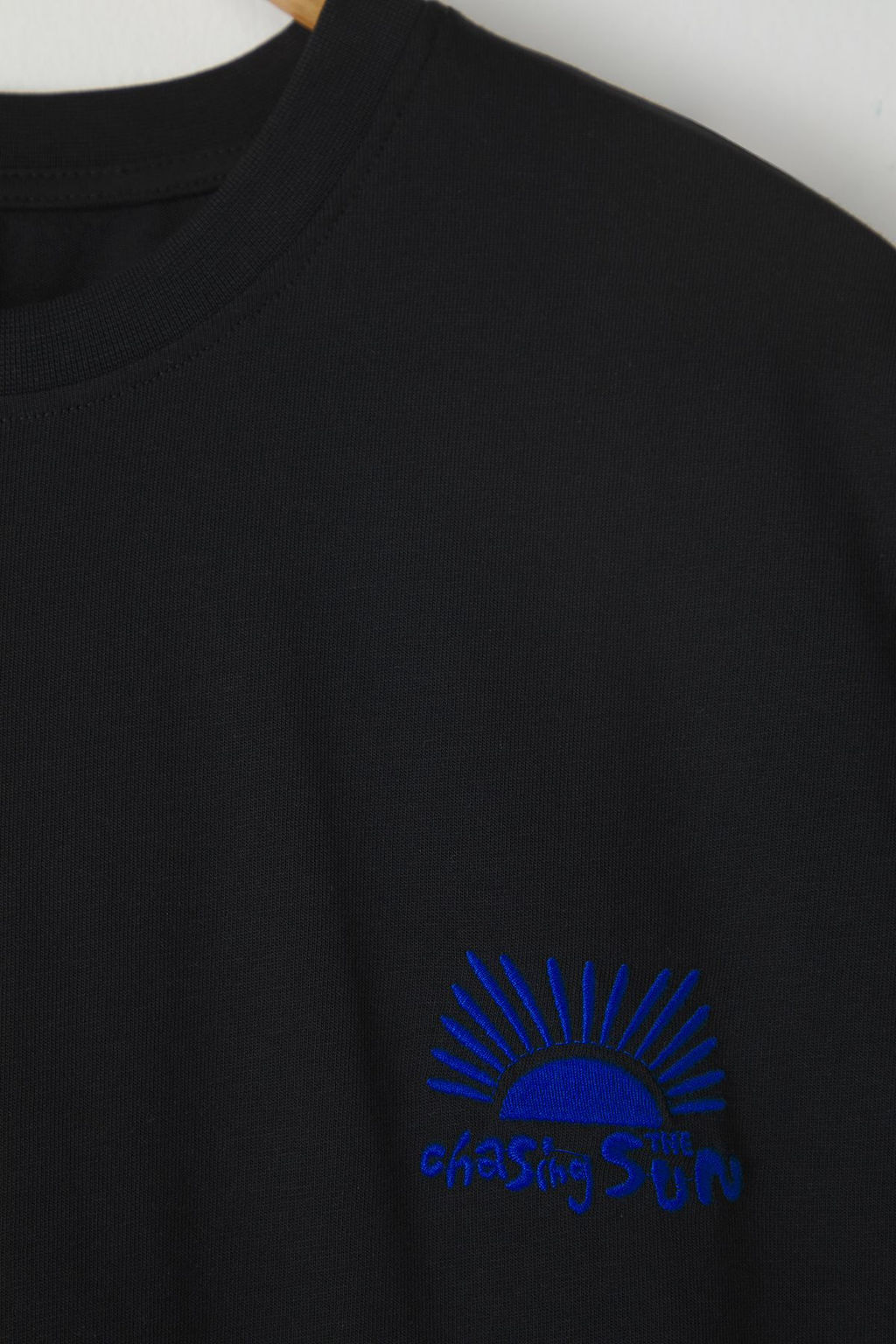 Siyah Oversize/Genis Kesim Bask?l? %100 Pamuklu T-Shirt TMNSS25TS00031