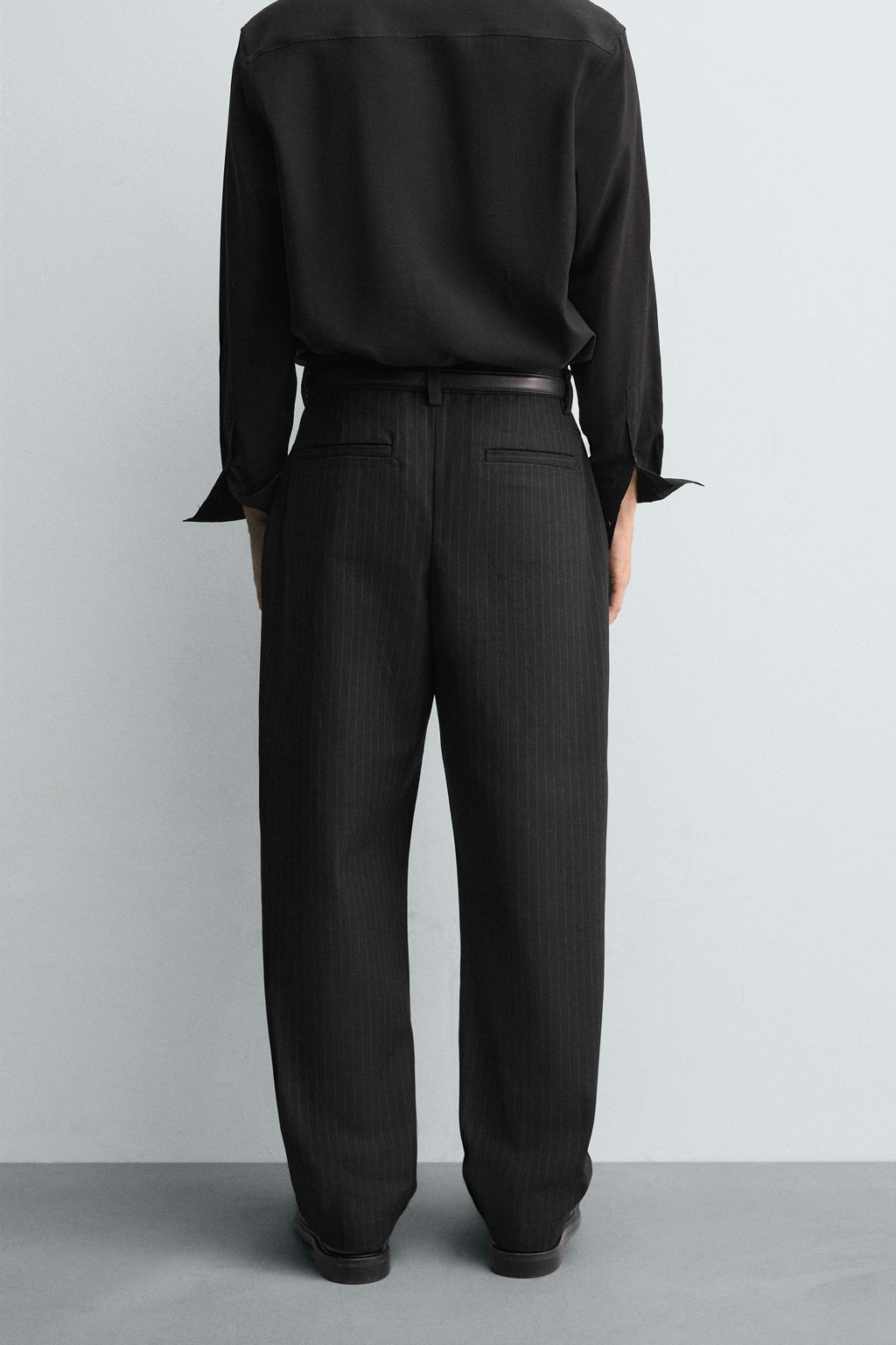 STRIPED TEXTURED CHINO TROUSERS - Zara фото 3