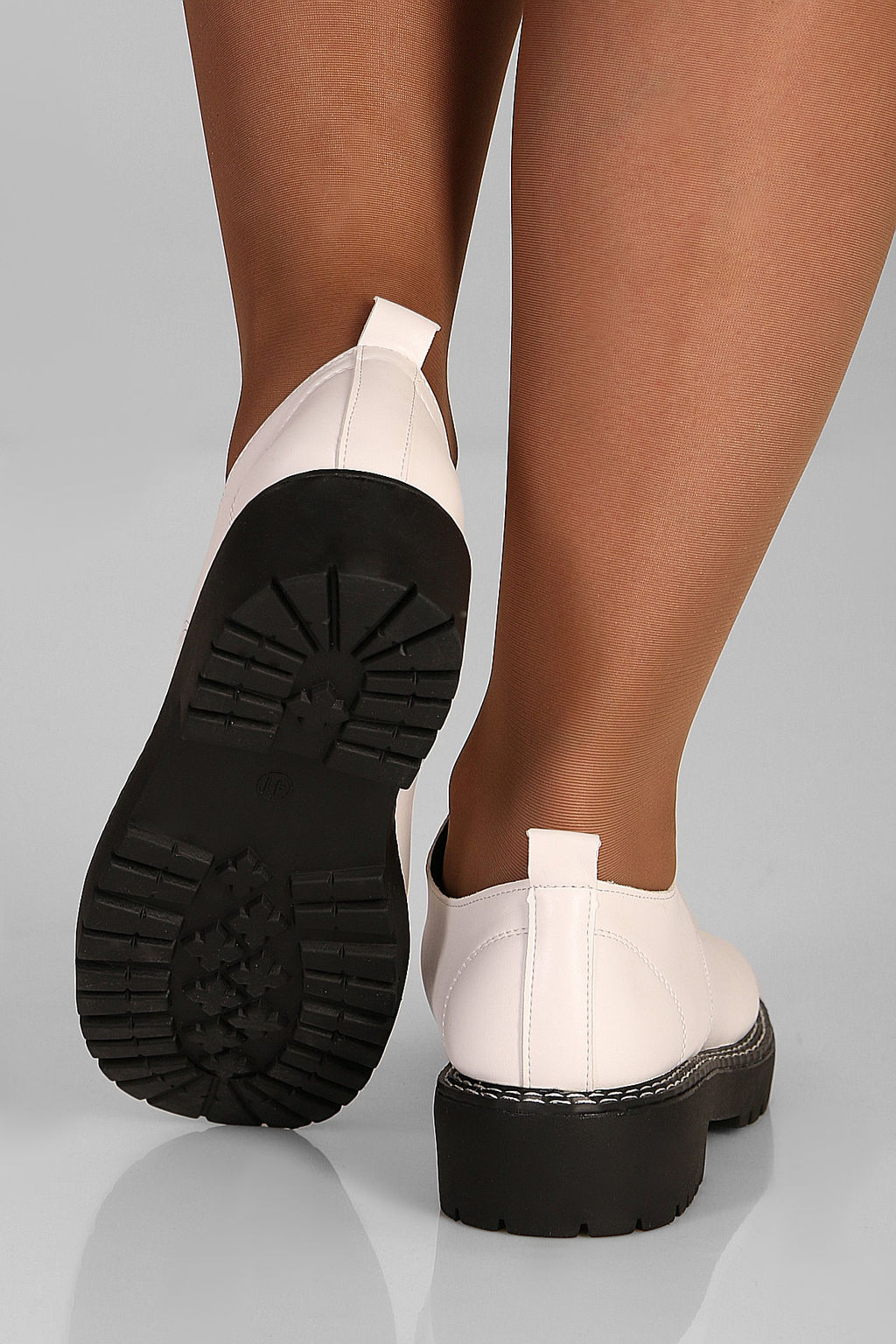 Туфли женские белые на шнурках