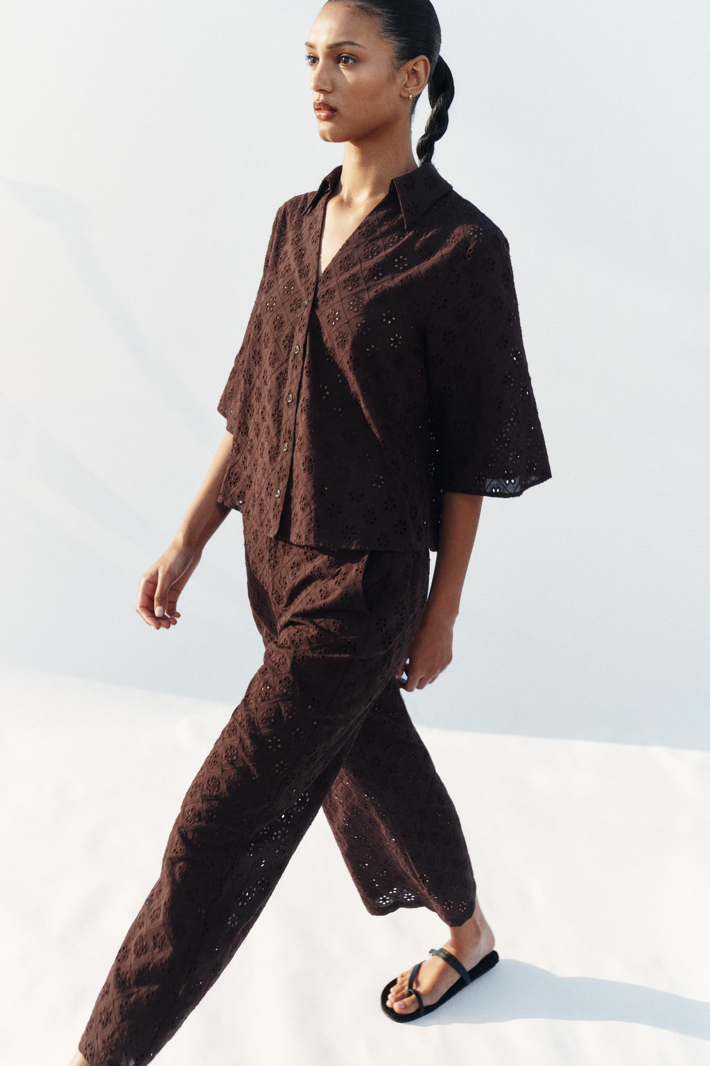 PANTAL?N CULOTTE BORDADOS PERFORADOS / Marr?n - Zara фото 3