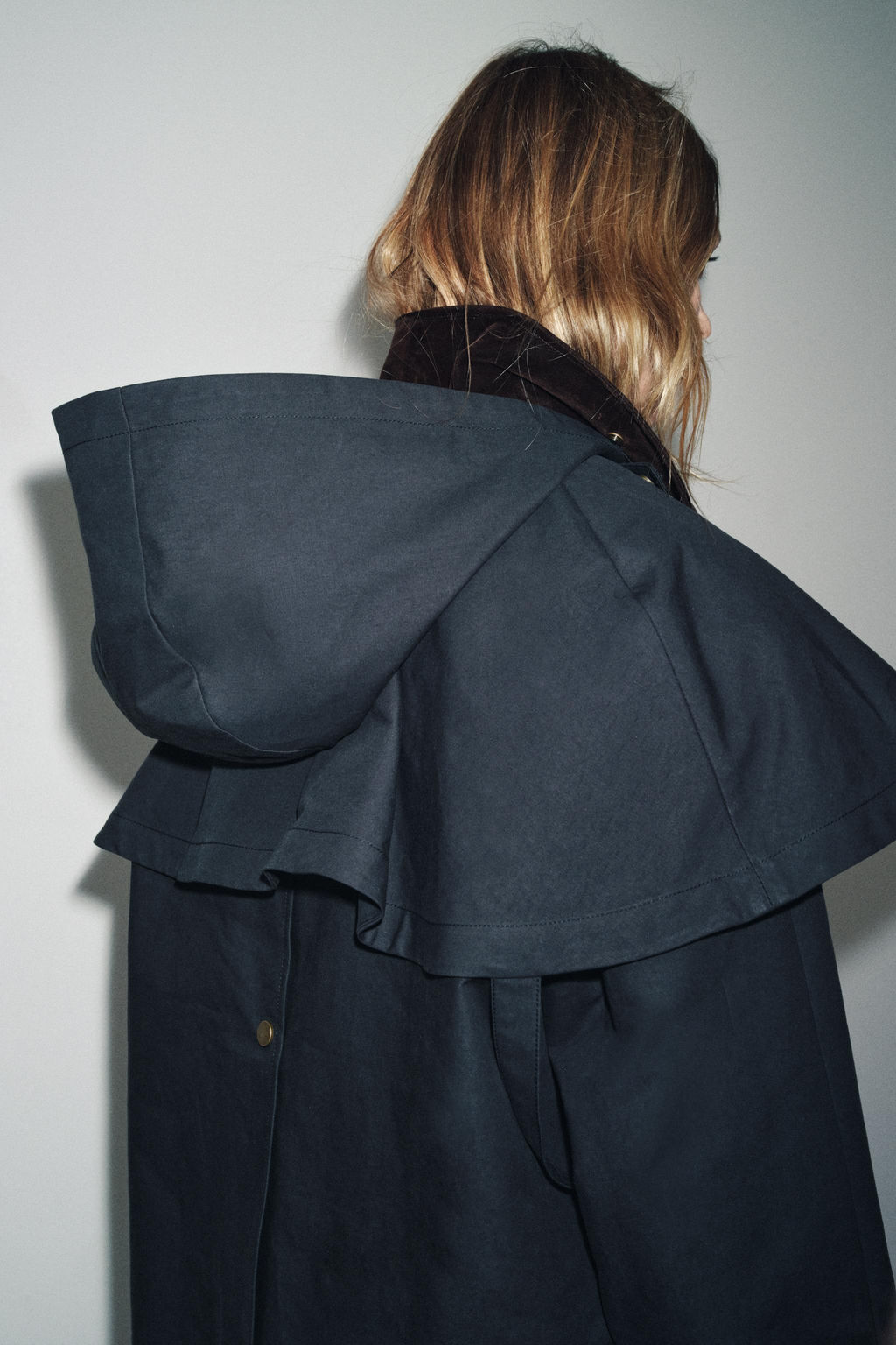 HOODED CONTRAST LAPEL TRENCH COAT ZW COLLECTION - Zara фото 3