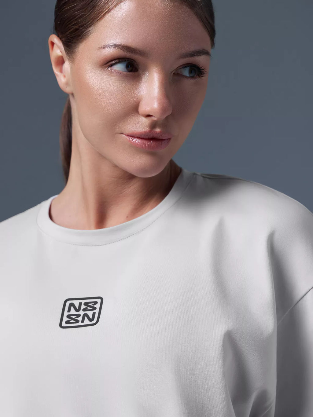 Футболка оверсайз укороченная серая