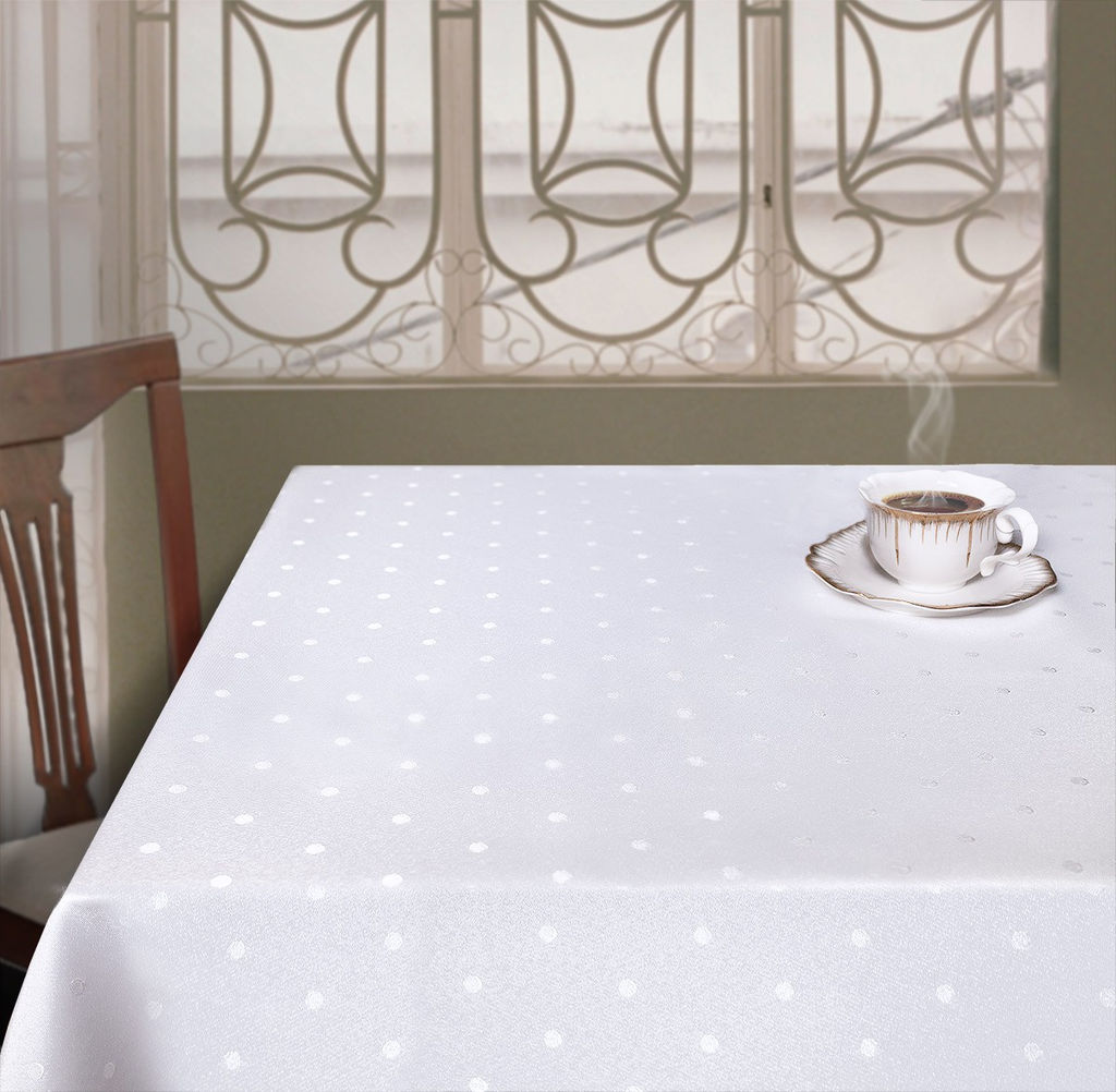 Скатерть арт. 1530/1/130, ГОРОШИНКИ, цвет белый, размер 130 см х 180 см, тефлоновая пропитка, низ - подгибка и прошивка