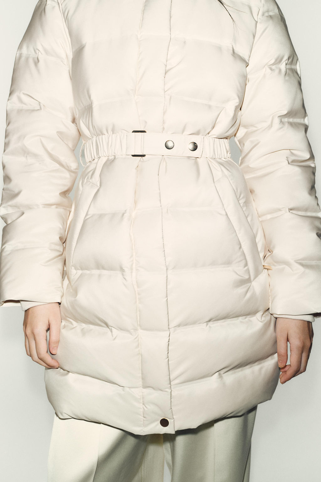 WATER-REPELLENT WINDPROOF HOODED DOWN PUFFER JACKET