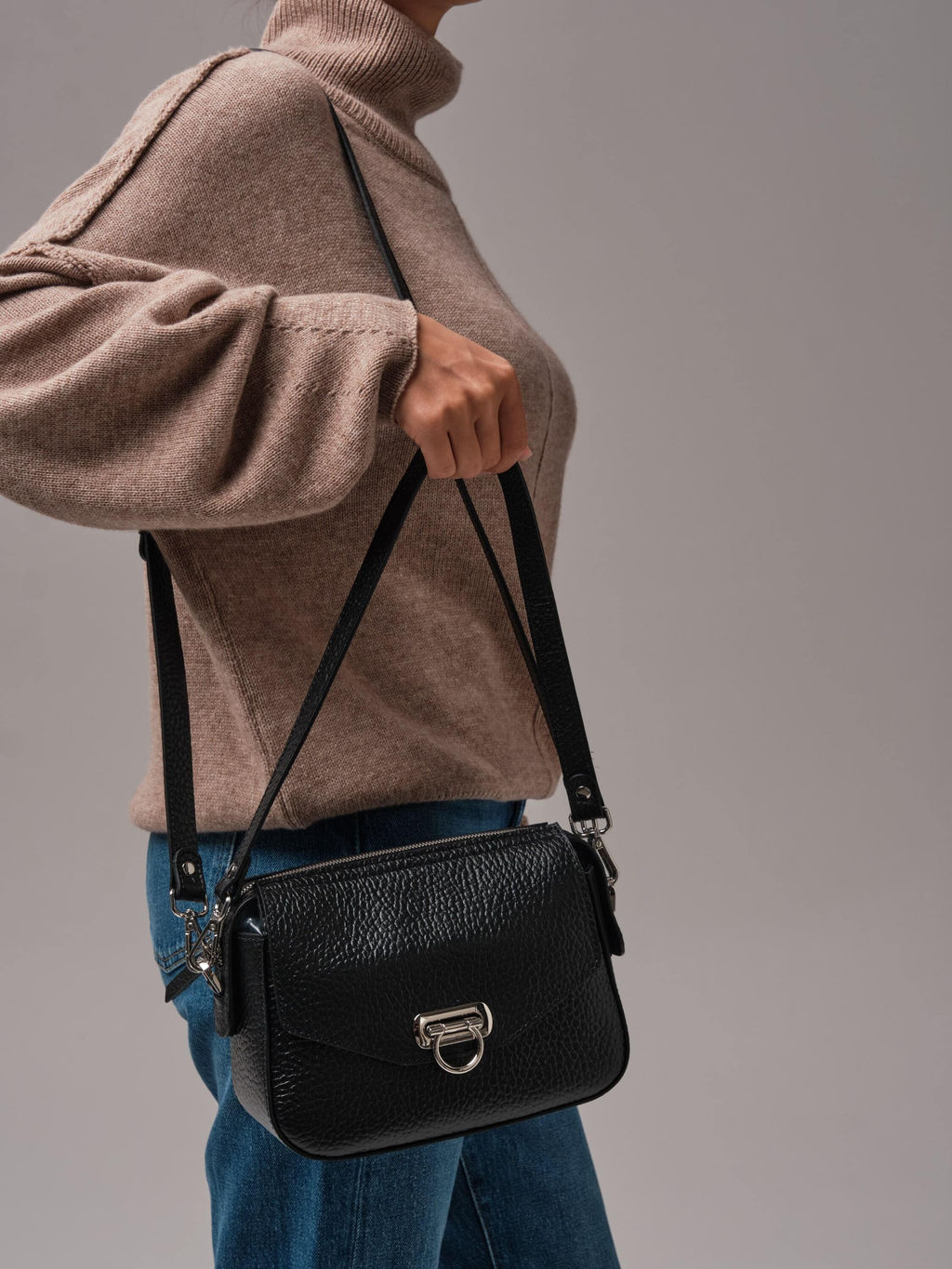 Женская сумка кросс-боди Azaro 3684 черный соло