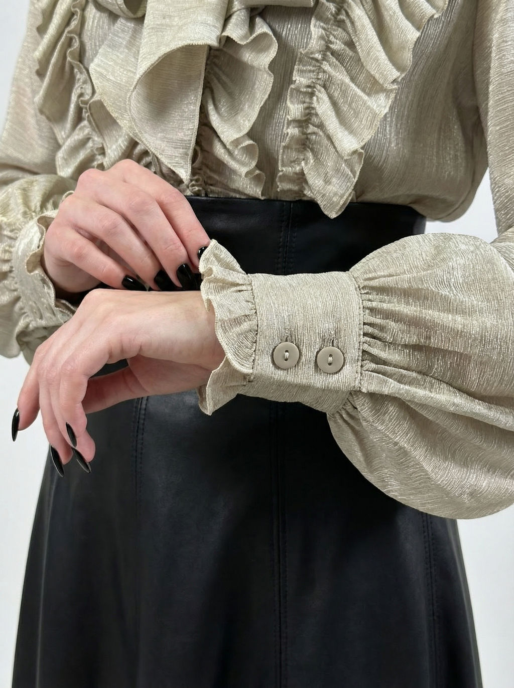 Блузка с рюшами и воротником-завязка OD-988-2 бежевый