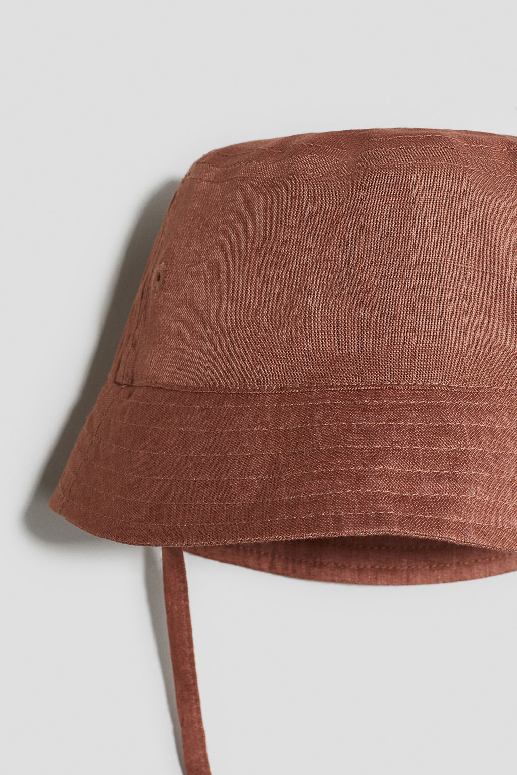 Gorro de lino para el sol
