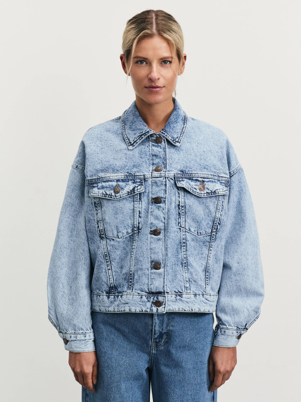 Джинсовая куртка на пуговицах / Zarina  фото 3