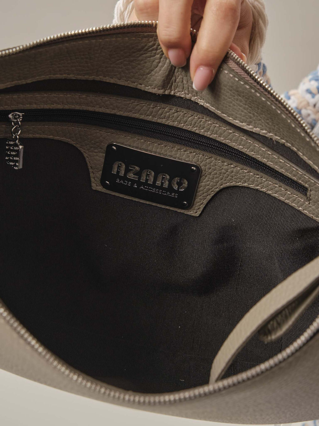 Сумка женская сэддл Azaro 31042 серо-коричневый