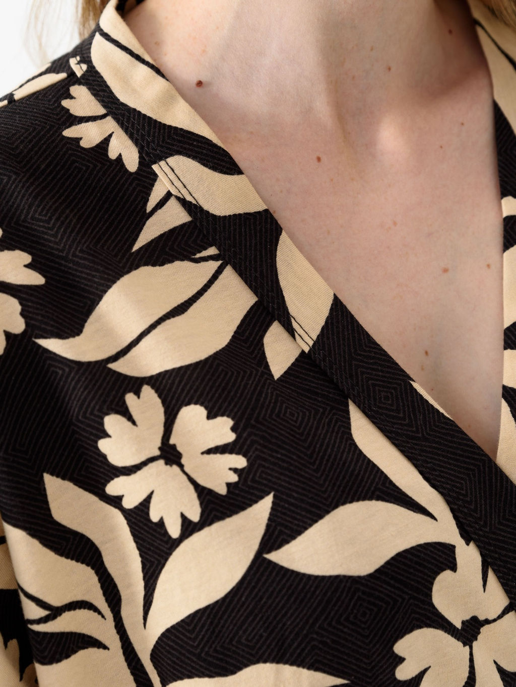 Женский халат коричневый 2239 (21)