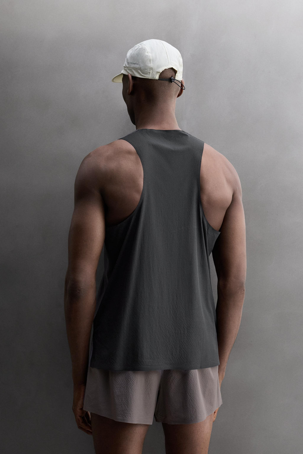 CAMISETA TANK LIGERA RUNNING / Negro