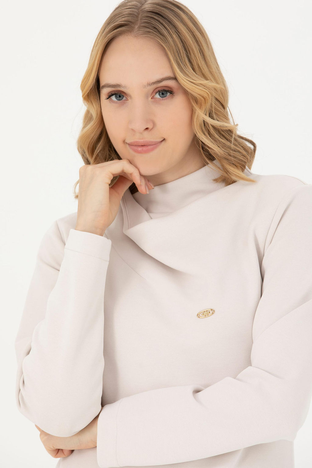 Kad_n Ta_ Dik Yaka Sweatshirt