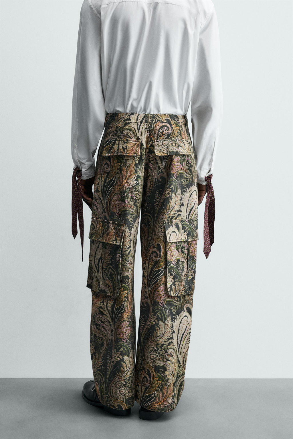 LIMITED EDITION PAISLEY BARREL FIT CARGO TROUSERS - Zara фото 3