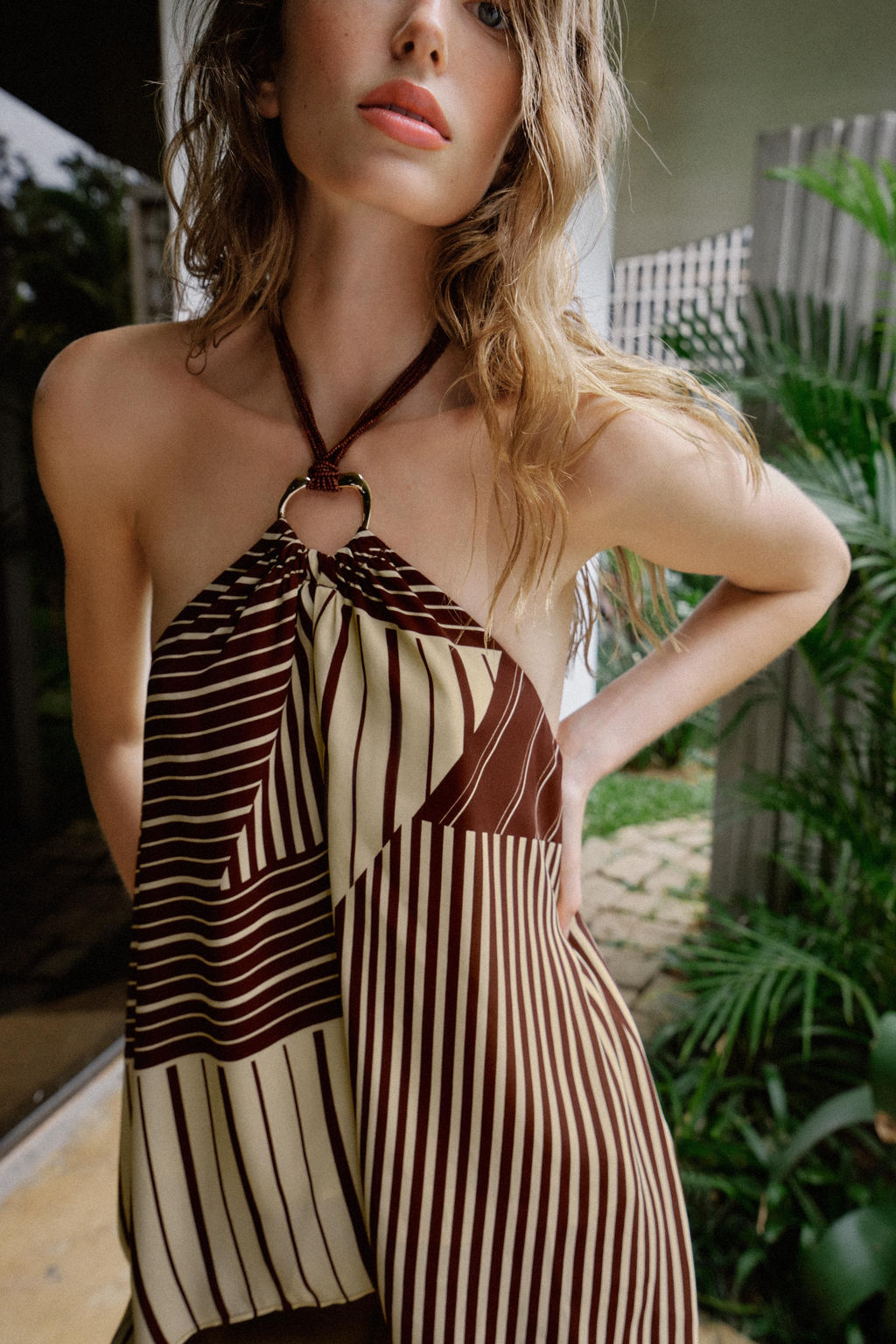 TOP HALTER ESTAMPADO ABALORIOS / Crudo / Marr?n - Zara фото 4