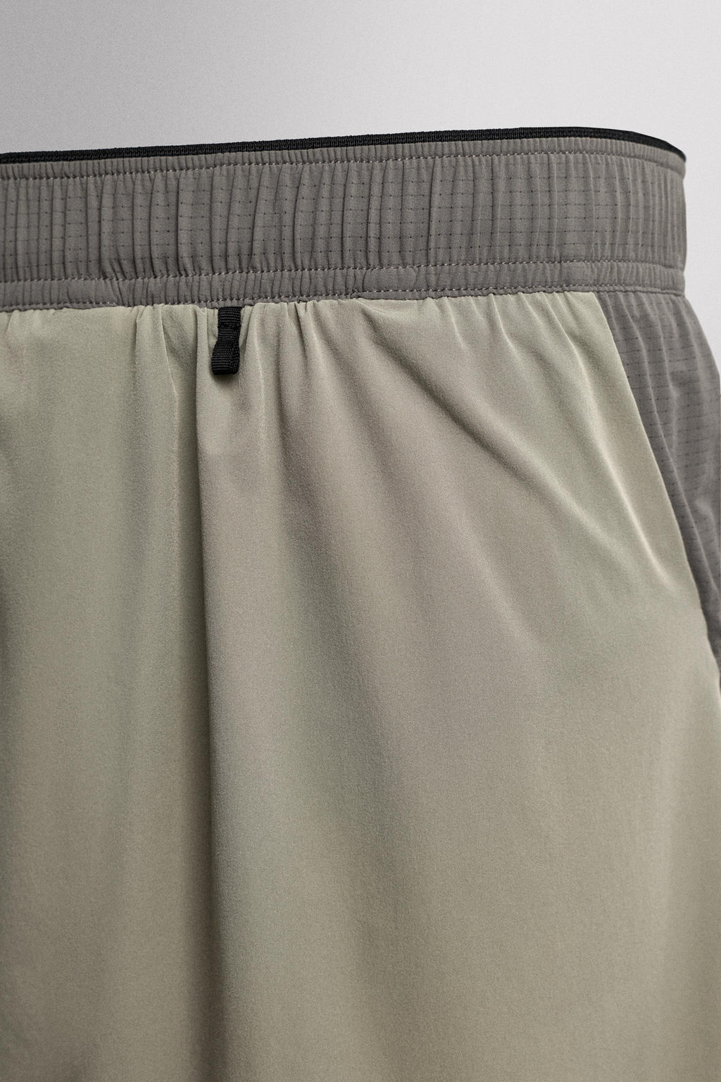 PANTAL?N CORTO TRAIL RUNNING COMBINADO / Gris - Zara фото 9