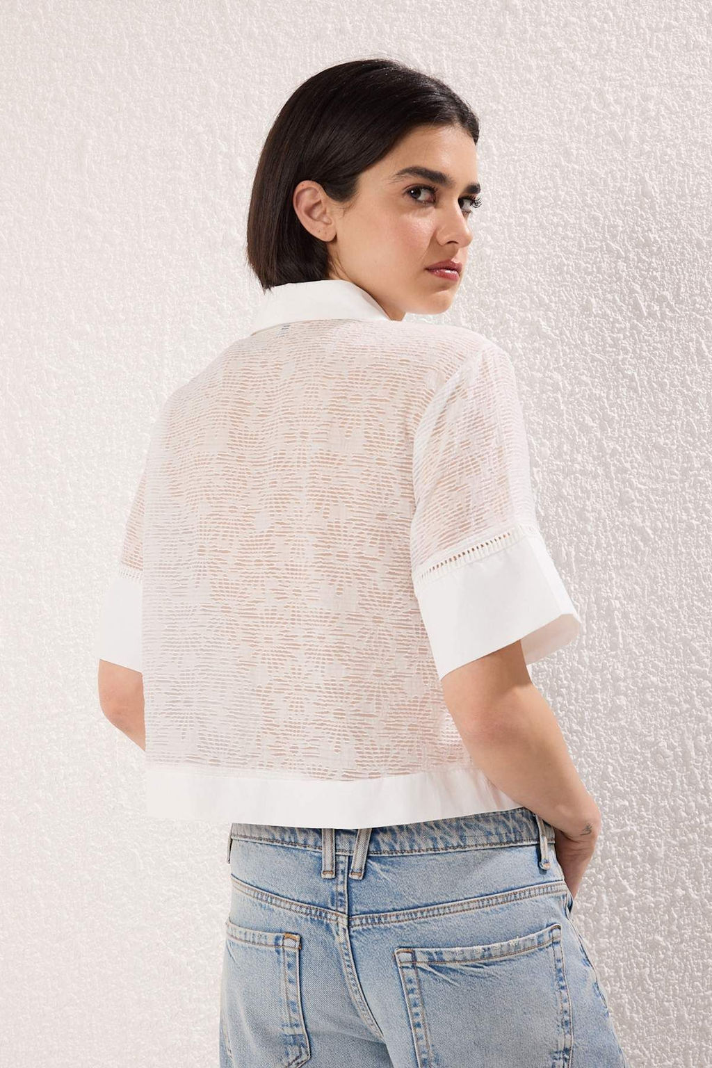 Trendyolmilla Beyaz Transparan detayl? k?sa kol crop Gomlek TWOSS25GO00170  фото 4