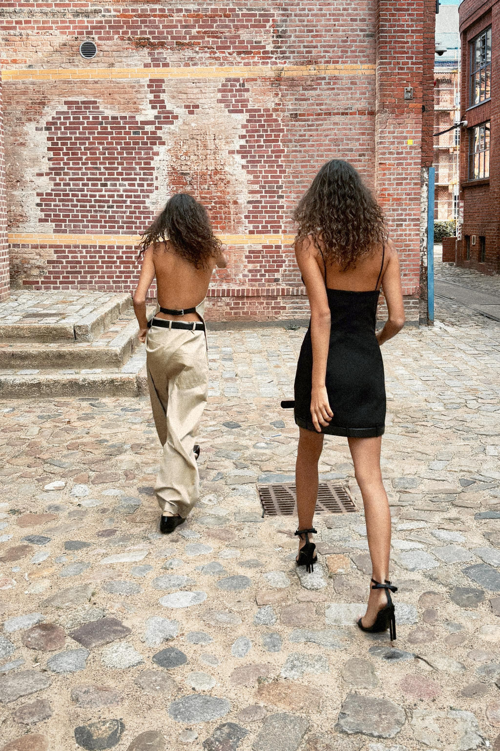 TROUSERS WITH BELT - Zara фото 4