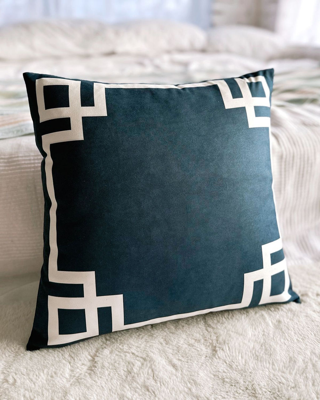 Декоративная наволочка P020