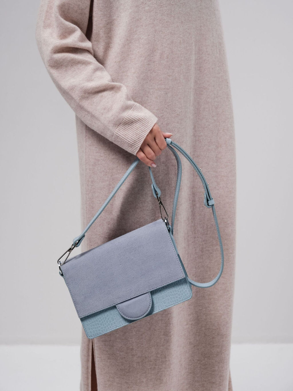 Сумка замшевая Deboro 30574 голубая вода