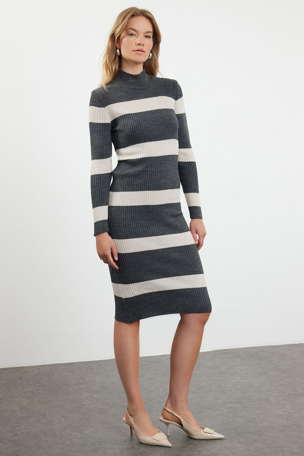 TRENDYOLMILLA Lacivert Midi Triko Cizgili Elbise TWOAW23EL00226