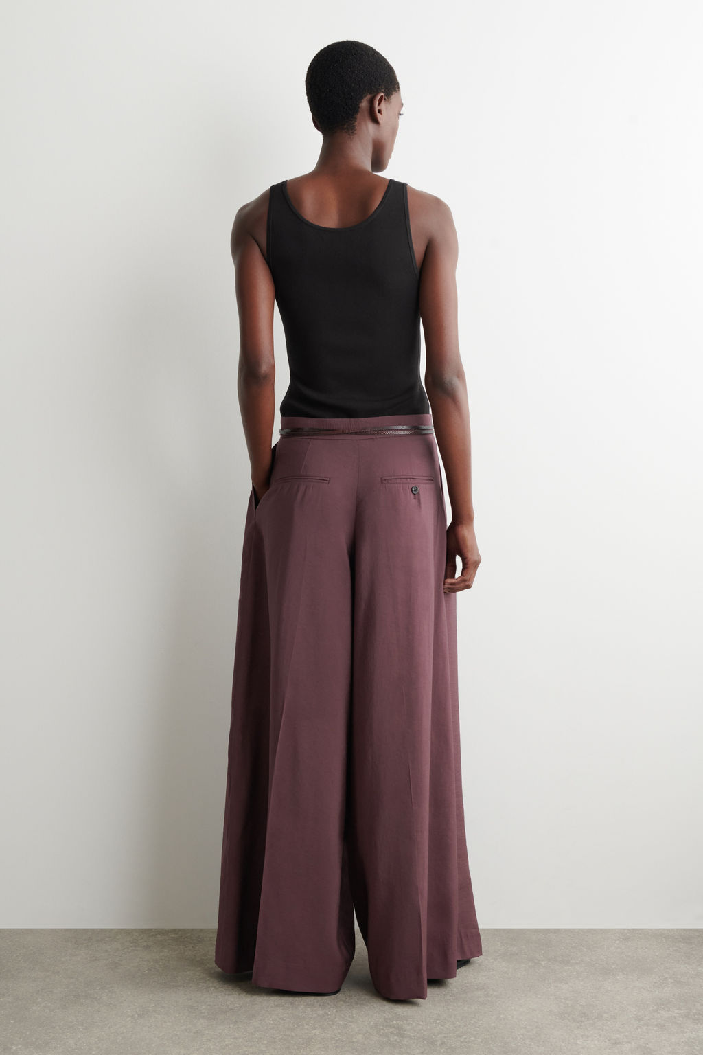 PANTAL?N WIDE LEG DE MODAL PINZAS