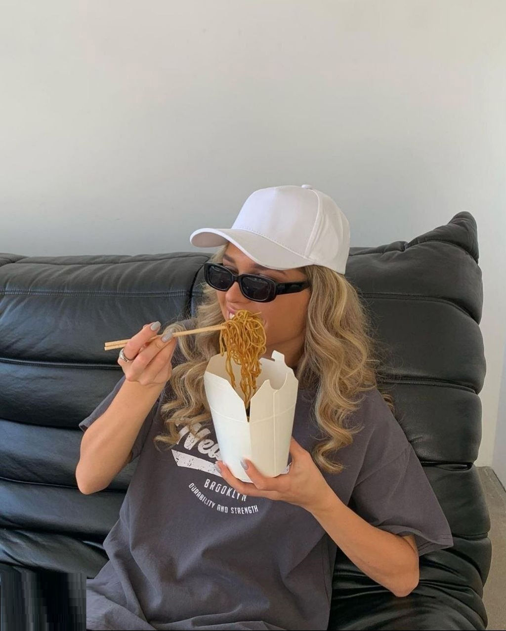 Футболка V, Артикул: 112904 - Liketon фото 2