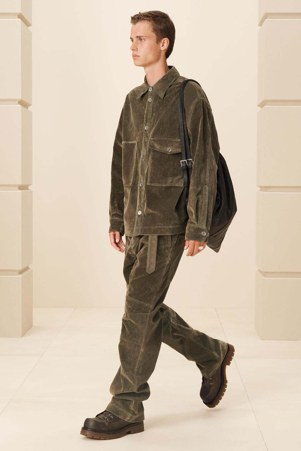 LTHR BTS 13 - Zara фото 2