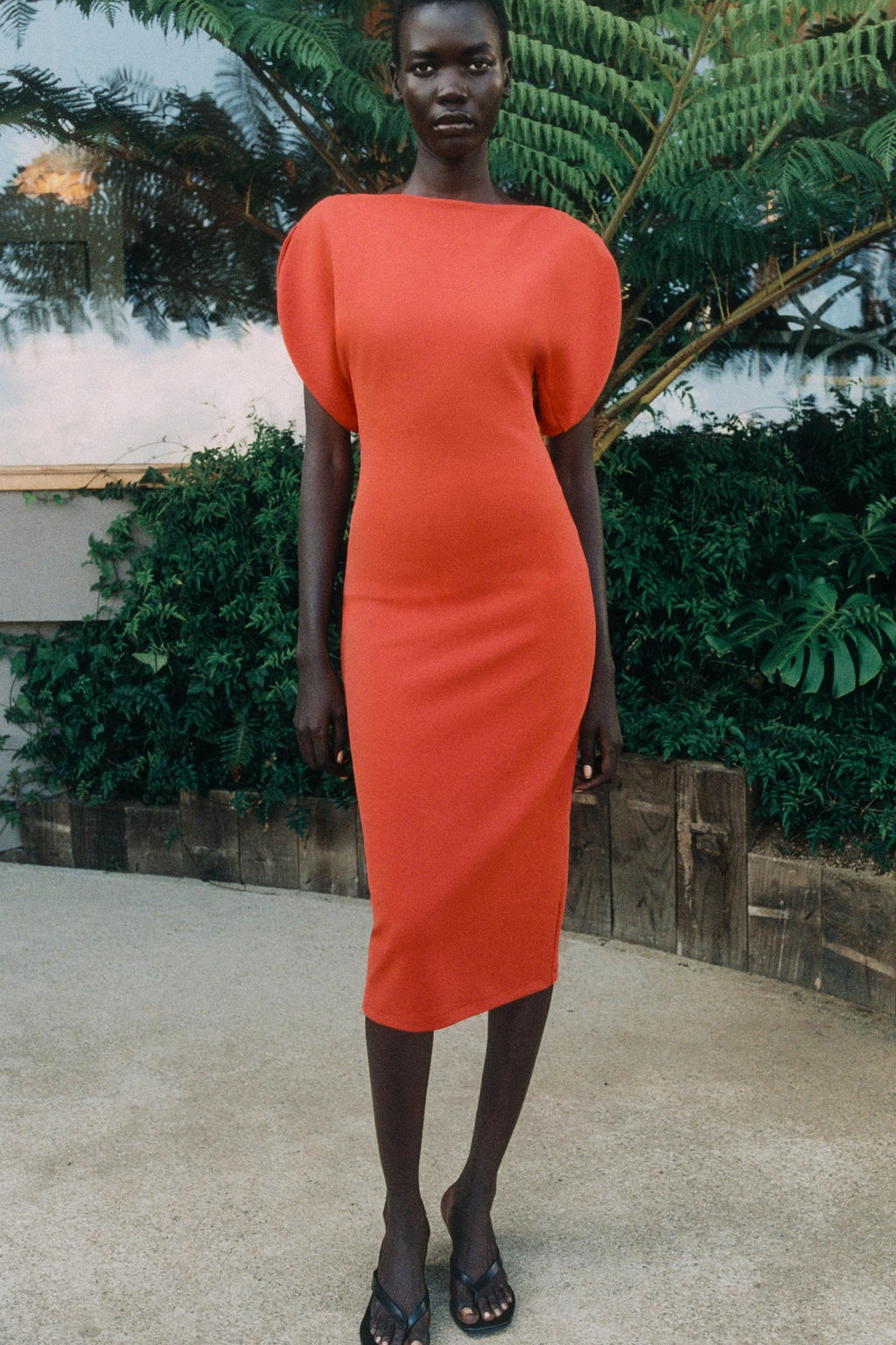 VESTIDO MIDI VOLUMEN / Naranja - Zara фото 9