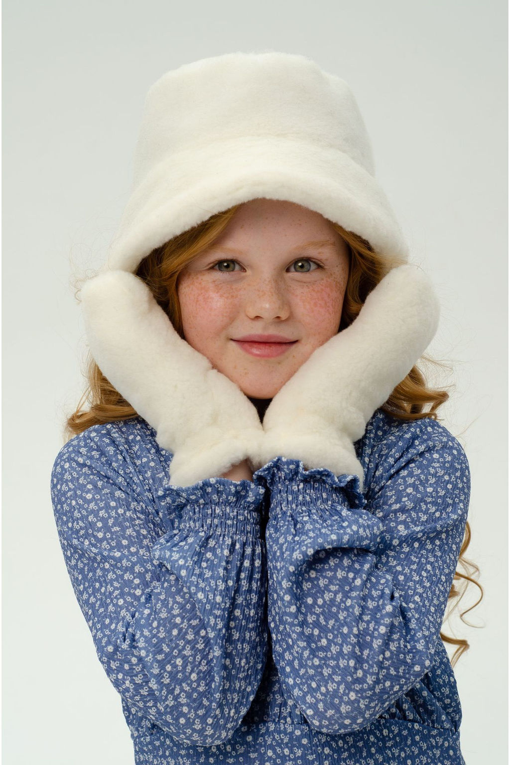 Варежки детские меховые ваниль - Woollamb фото 3