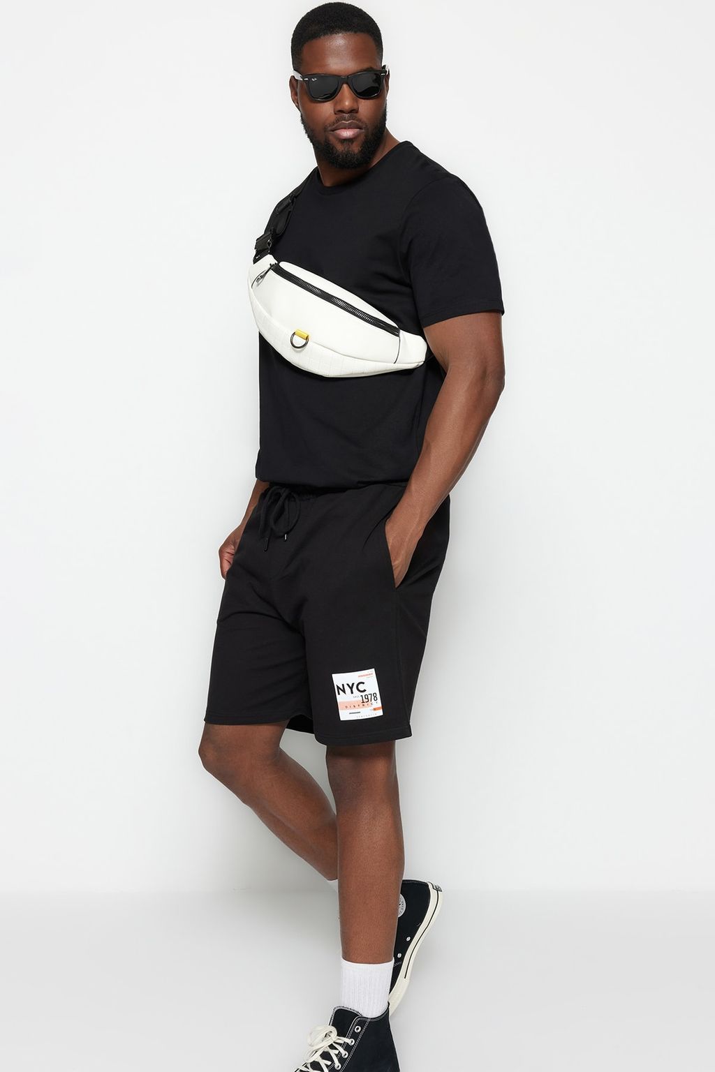 TRENDYOL MAN Buyuk Beden Siyah Regular/Normal Kesim Orta Boy Sehir Bask?l? Lastik Belli Sort TMNSS23SR00044 - Trendyolmilla фото 11