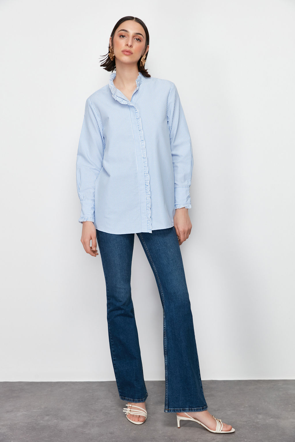 TRENDYOLMILLA Mavi Cizgili Pat? ve Yakas? F?rf?r Detayl? Dokuma Gomlek TWOSS24GO00083  фото 3