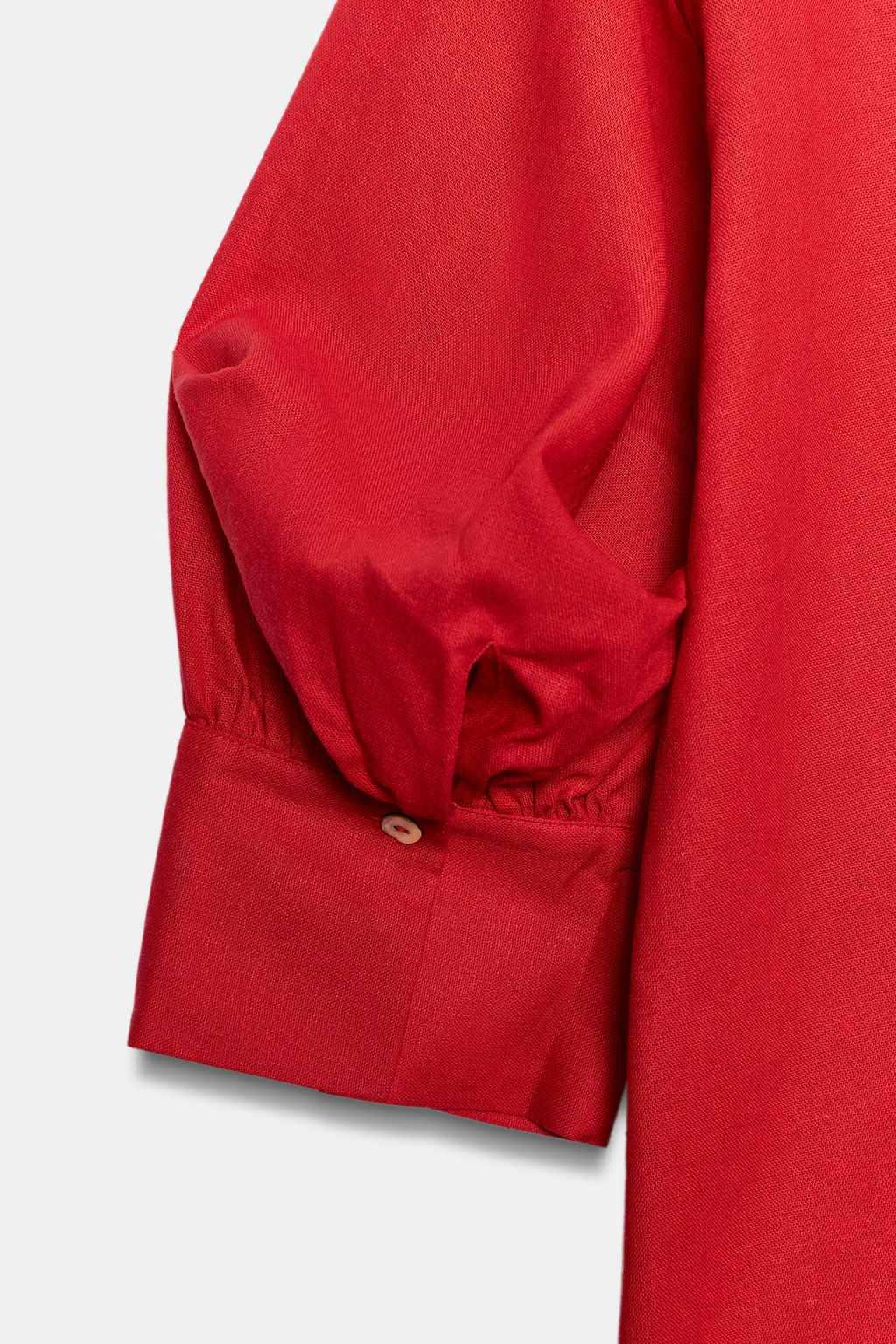 CAMISA CON LINO MANGA ABULLONADA / Rojo