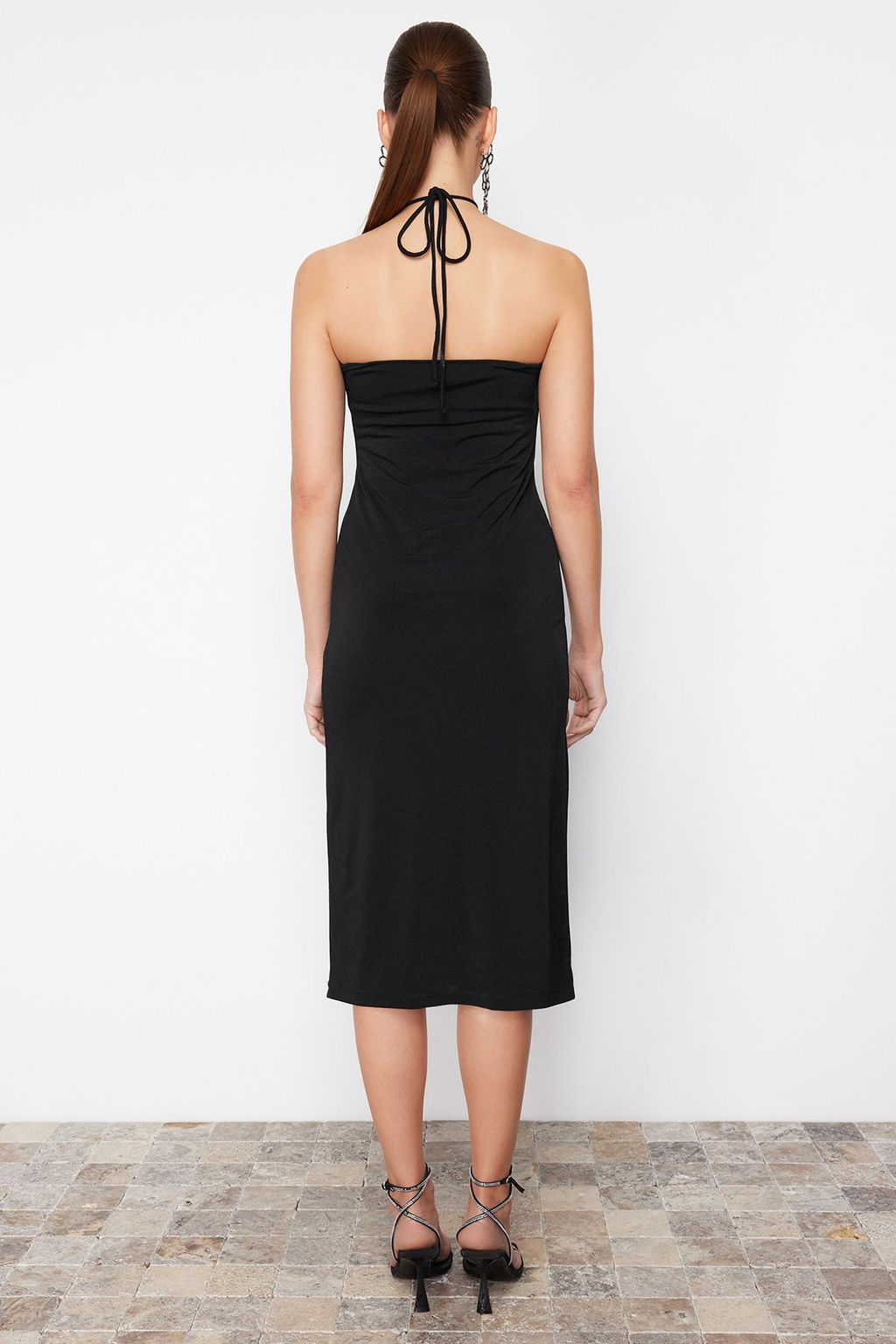 Siyah Astarl? Parlak Tas Aksesuarl? Orme S?k Abiye Elbise TPRSS24EL00198 - Trendyolmilla фото 6