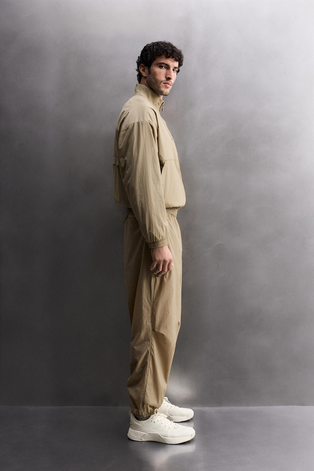 CHAQUETA T?CNICA TRAINING / Beige - Zara фото 4