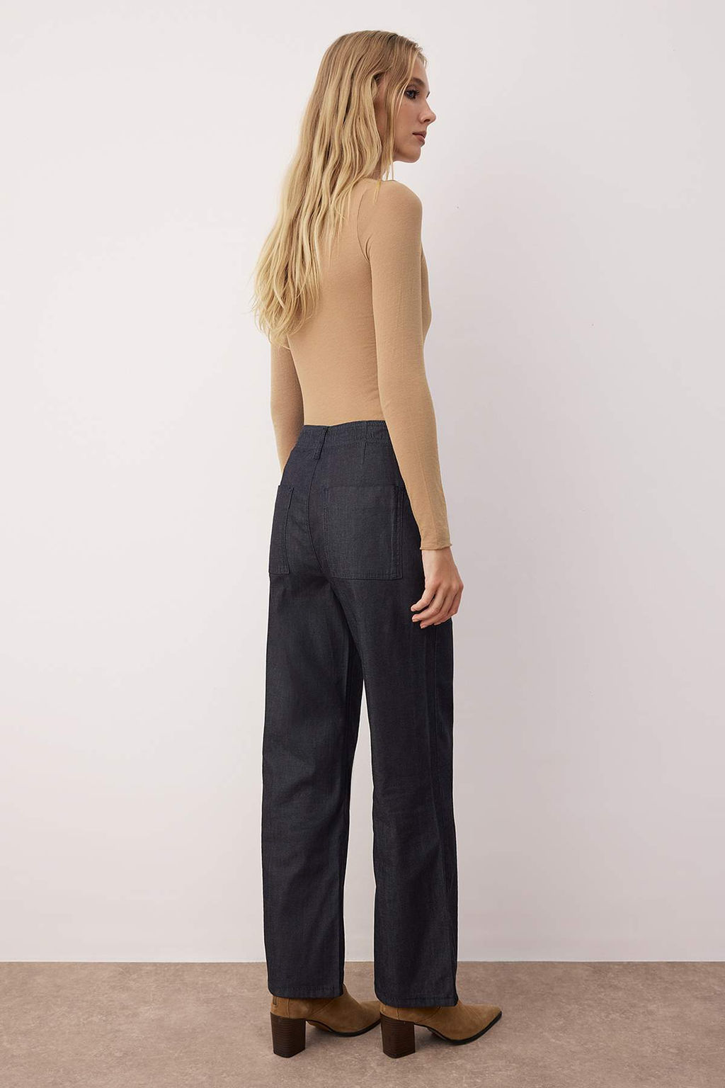 Koyu Mavi Nervur Detayl? Yuksek Bel Wide Leg Jeans TWOAW26JE00140