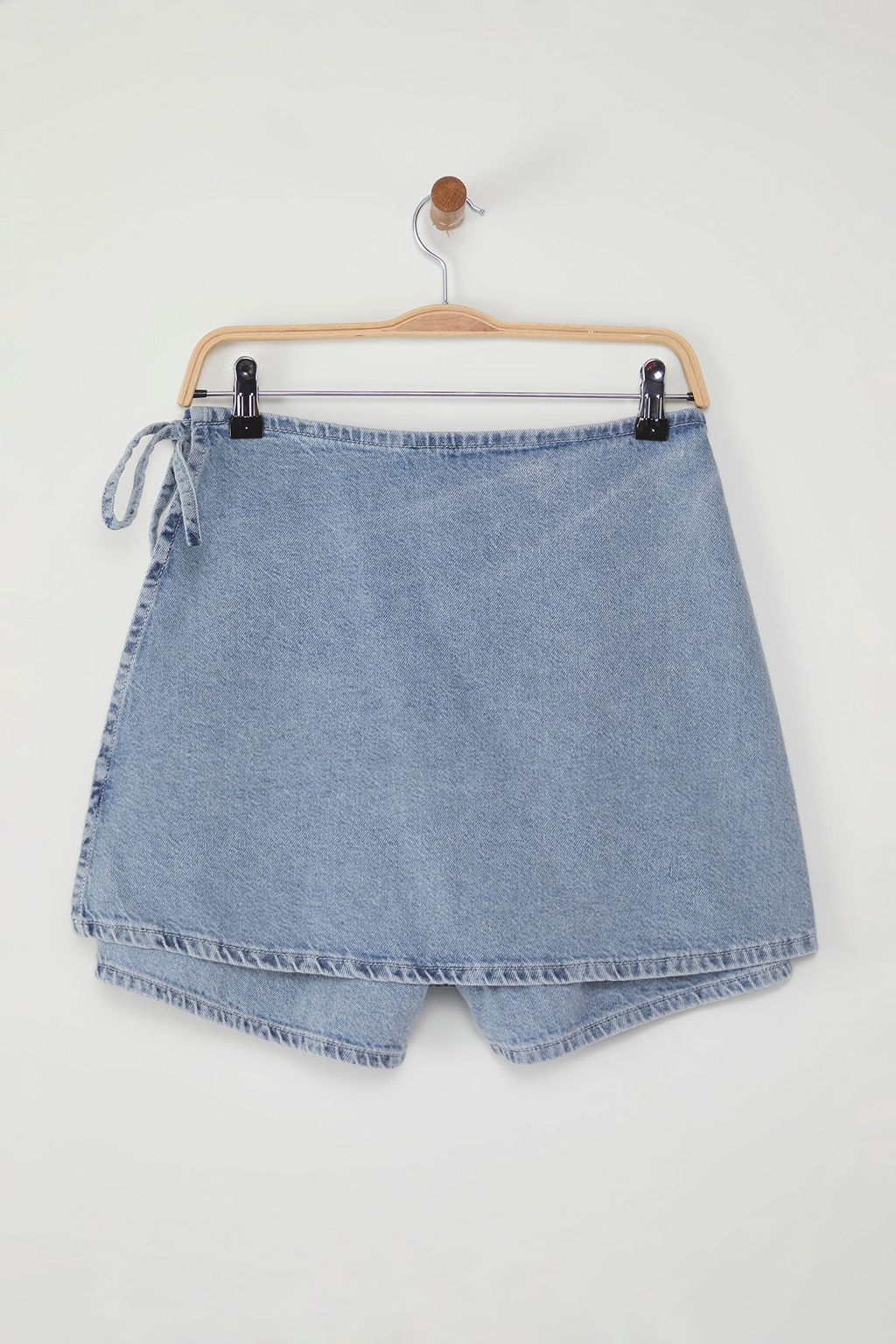 TRENDYOLMILLA Mavi Kruvaze Baglama Detayl? Denim Sort Etek TWOSS25SR00111  фото 7