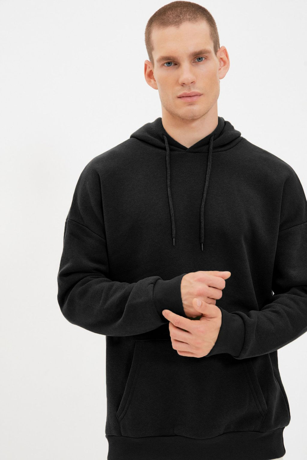 TRENDYOL MAN Siyah Regular/Normal Kesim Bask?l? Kapusonlu Sanatsal Bask?l? Sweatshirt TMNAW20SW0489 - Trendyolmilla фото 5
