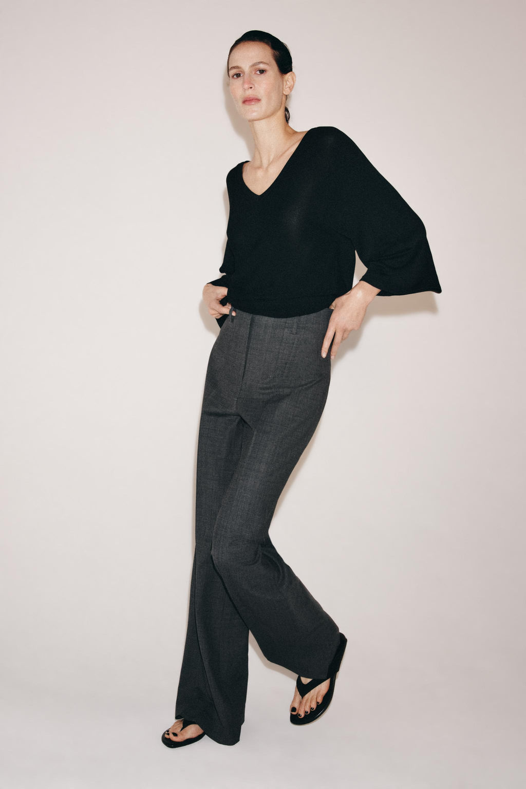 JERSEY PUNTO FLUIDO ESCOTE PICO / Negro - Zara фото 5